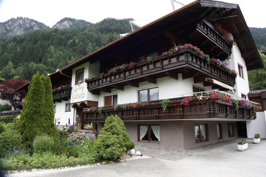 Gastehaus Gisela Hotel Bruck am Ziller Exterior photo